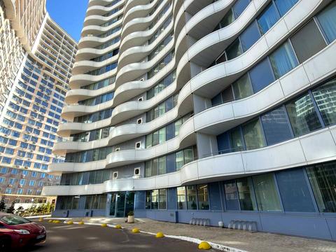 комерційна за адресою Літературна вул., 1а