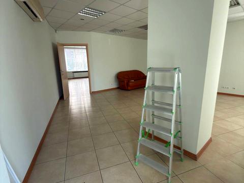 комерційна за адресою Літературна вул., 1а