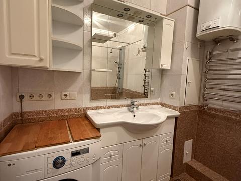 квартира за адресою Осіння вул., 33