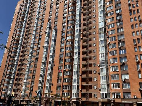 квартира за адресою Осіння вул., 33