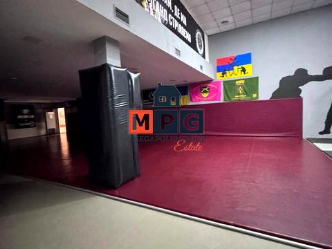 комерційна за адресою Валентинівська вул., 21