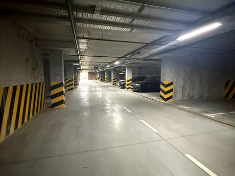 паркомісце за адресою Михайла Максимовича вул. (Онуфрія Трутенка), 28-К
