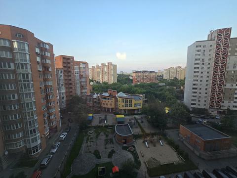квартира за адресою Осіння вул., 33
