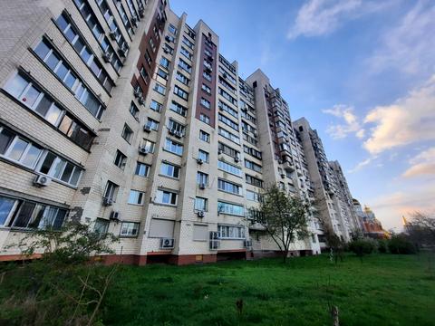 комерційна за адресою Володимира Івасюка просп. (Героїв Сталінграду), 20-А