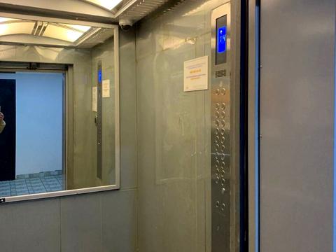 квартира по адресу Світлицького ул., (Будинок)