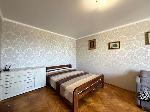 квартира по адресу Ревуцкого ул., 42-Б