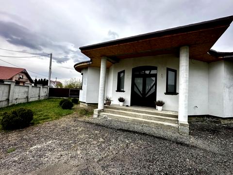 будинок за адресою Богдана Хмельницького
