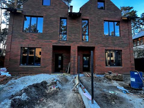 будинок за адресою Сім'ї Шкарівських вул.