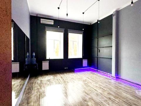 комерційна за адресою Київ, Лисенка вул., 1