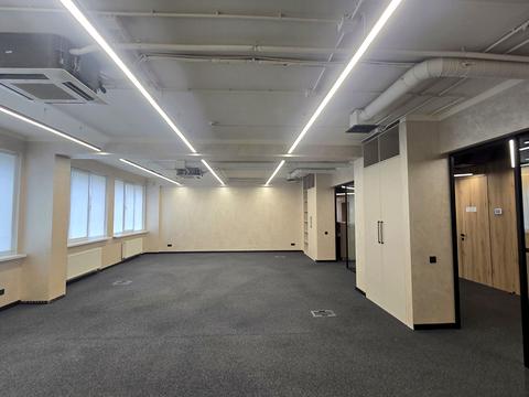 комерційна за адресою Галицька пл. (Перемоги), 5