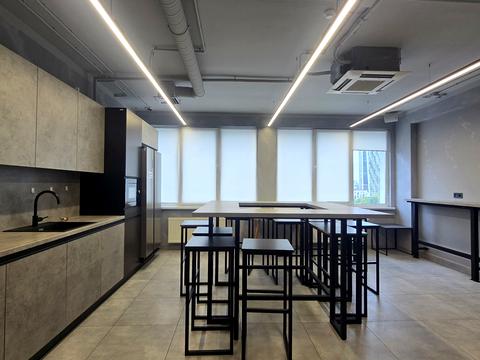 комерційна за адресою Галицька пл. (Перемоги), 5