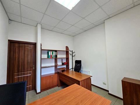 комерційна за адресою Ракетна вул., 24-Б