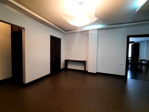 квартира за адресою Олександра Кониського вул., 28А-30А