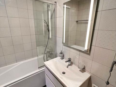 квартира за адресою Зарічна вул., 4к1