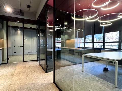 коммерческая по адресу Евгения Коновальца ул. (Щорса), 36