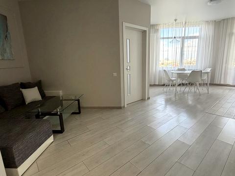 квартира за адресою Юнацька вул., 4