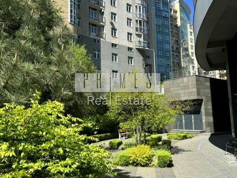 комерційна за адресою Буслівська вул., 12