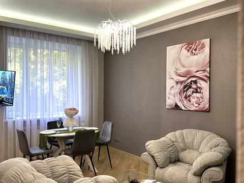 квартира за адресою Трьохсвятительська вул., 9
