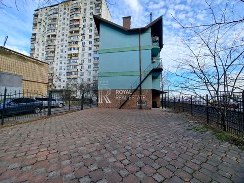 коммерческая по адресу Дніпровський просп., 15