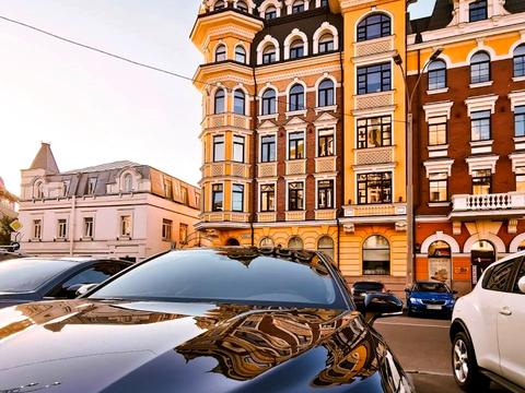 комерційна за адресою Ігорівська вул., 13/5