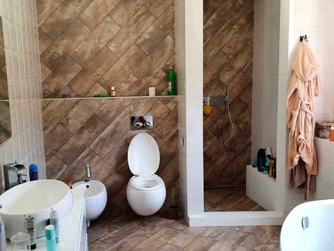 дом по адресу Романа Шухевича ул. (Дубинська)