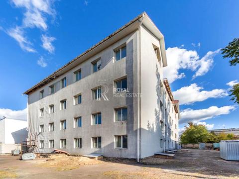 1864254388349564