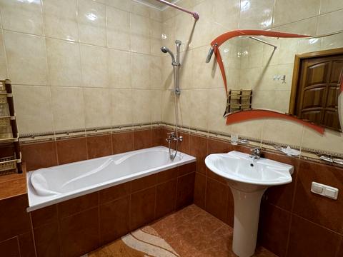квартира за адресою Митрополита Андрея Шептицького вул. (Анатолія Луначарського), 1-В