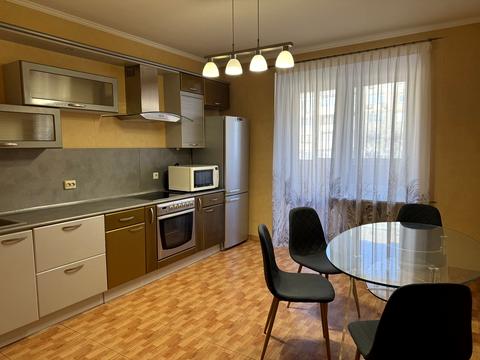 квартира за адресою Митрополита Андрея Шептицького вул. (Анатолія Луначарського), 1-В