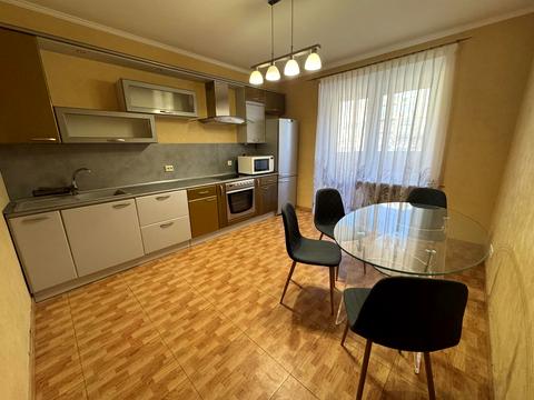 квартира за адресою Митрополита Андрея Шептицького вул. (Анатолія Луначарського), 1-В
