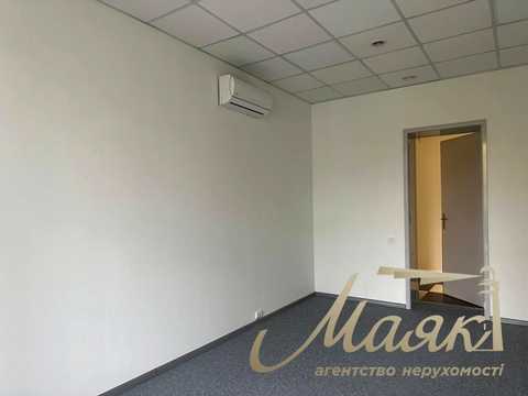 коммерческая по адресу Николая Михновского бульв. (Дружбы народов), 19