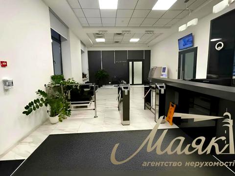 коммерческая по адресу Николая Михновского бульв. (Дружбы народов), 19