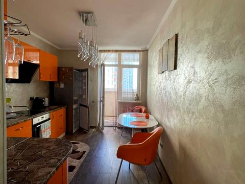 квартира за адресою Сім'ї Кульженків вул. (Петра Дегтяренка), 35
