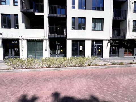 комерційна за адресою Льонокомбінатівська вул., 4