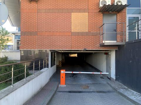 коммерческая по адресу Червоной Калины просп., 64