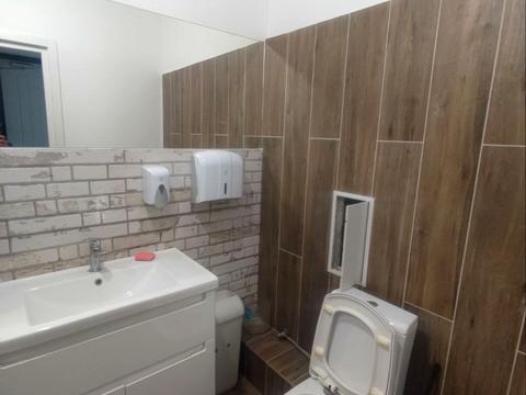комерційна за адресою Воздвиженська вул., 48