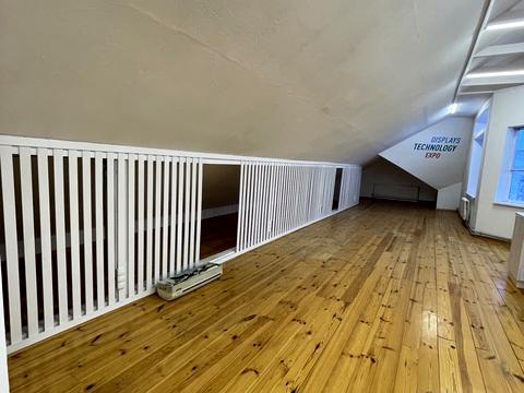 комерційна за адресою Уманська вул., 25