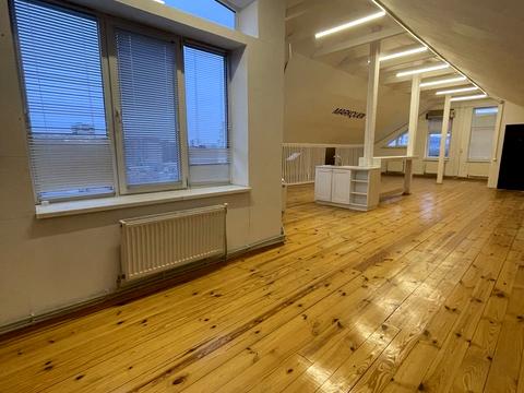 комерційна за адресою Уманська вул., 25