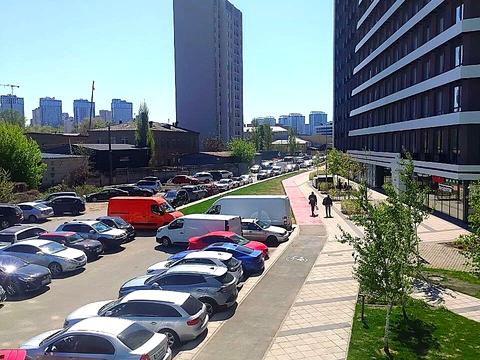 комерційна за адресою Причальна вул., 10