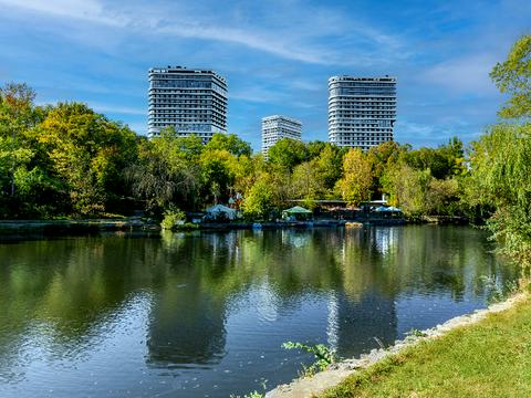 комерційна за адресою Васильківська вул., 1