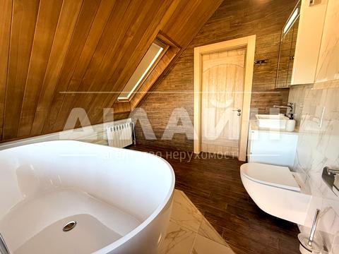 будинок за адресою с. Канівське, Цертральна
