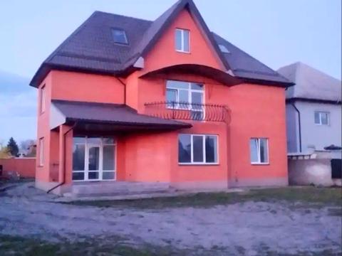 будинок за адресою Чернігівська вул., 10