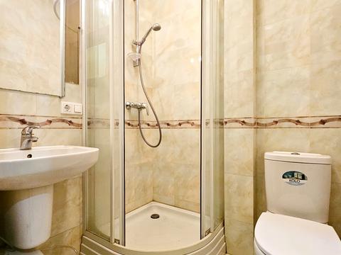 комерційна за адресою Богдана Хмельницького вул., 68