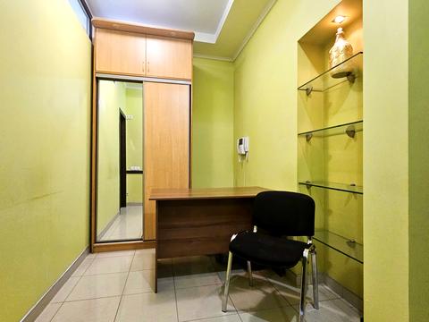 комерційна за адресою Богдана Хмельницького вул., 68
