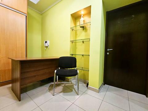 комерційна за адресою Богдана Хмельницького вул., 68