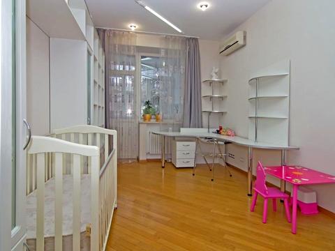 квартира за адресою Довженка вул., 2