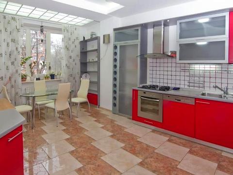 квартира за адресою Довженка вул., 2
