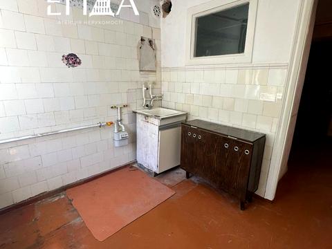 квартира за адресою Соборна вул. (50 років Жовтня), 12