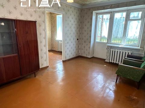 квартира за адресою Соборна вул. (50 років Жовтня), 12
