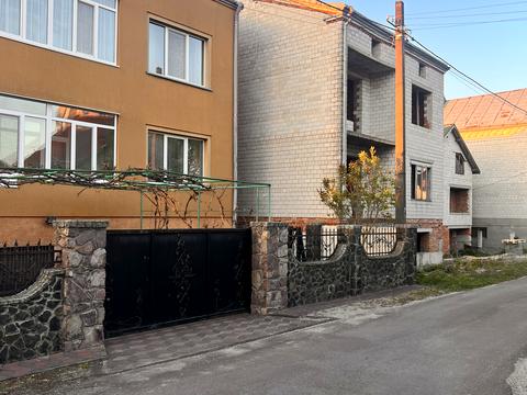 будинок за адресою Дубляни, Грушевського вул.