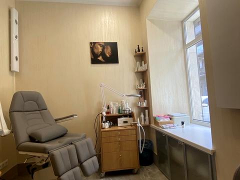 комерційна за адресою Троїцька вул., 28